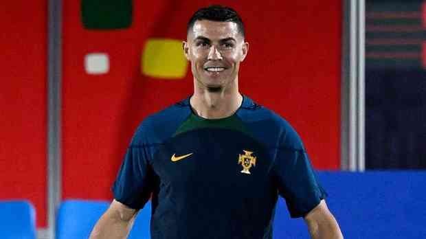 Lenda do Liverpool provoca Ronaldo: ‘terminou a carreira durante uma entrevista e Messi conquistou um Campeonato do Mundo’