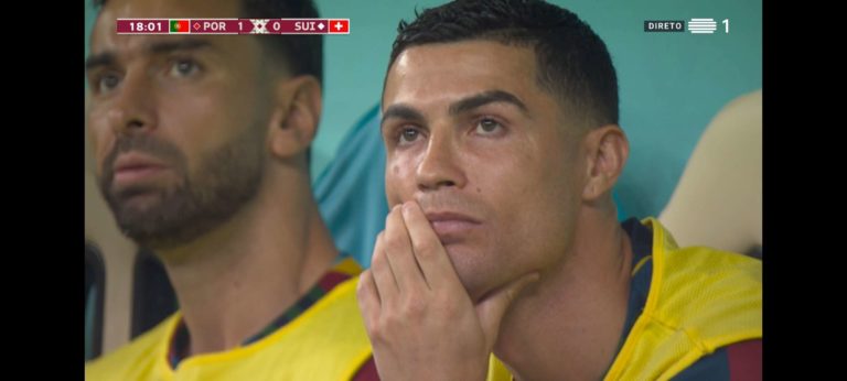 A reação muito fria de Cristiano Ronaldo ao golo de Gonçalo Ramos (video)