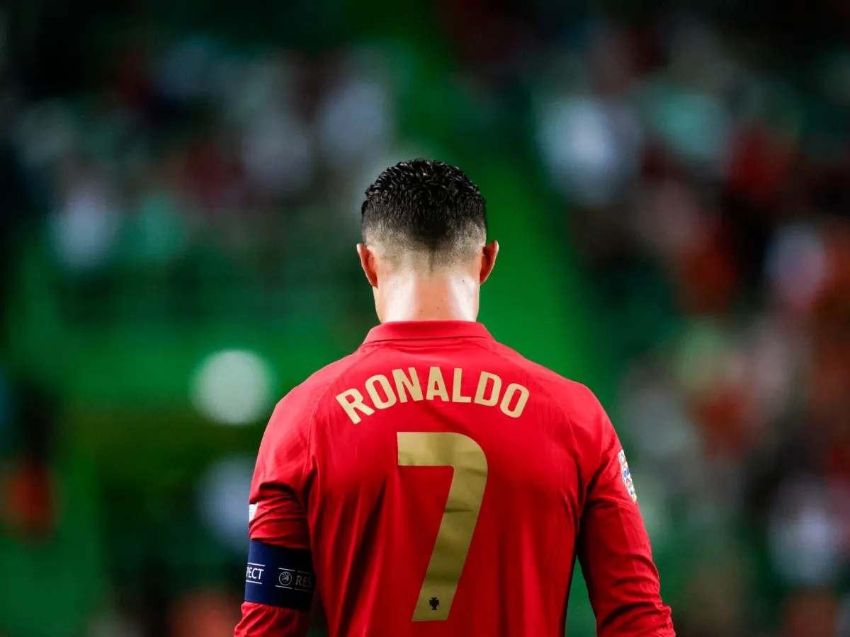Carta fabulosa de um português a Cristiano Ronaldo antes do Portugal-Marrocos: “Não te isoles!”