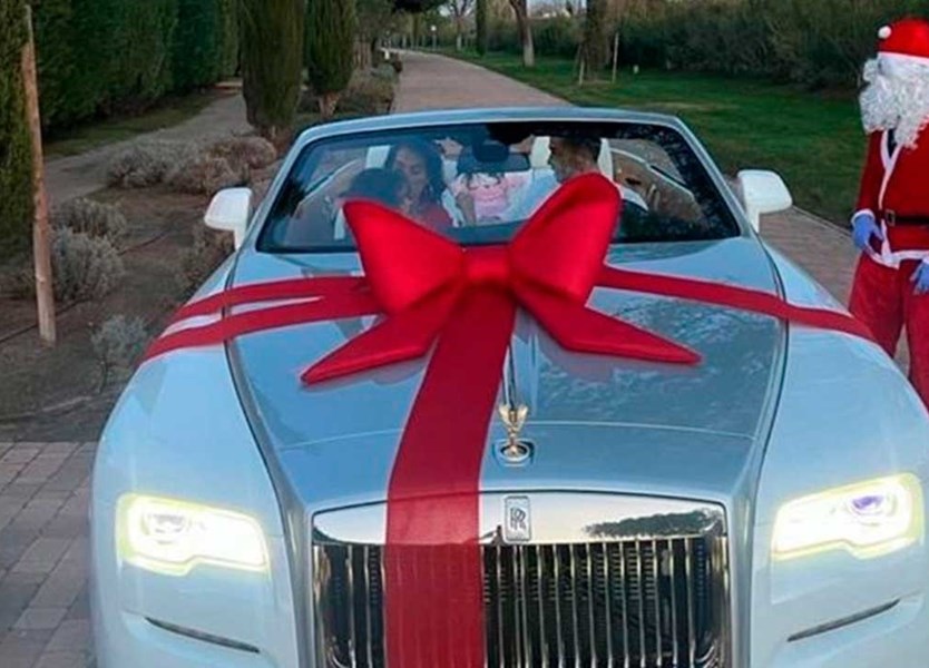 Quanto custa o luxuoso Rolls Royce que Georgina ofereceu a Cristiano Ronaldo?