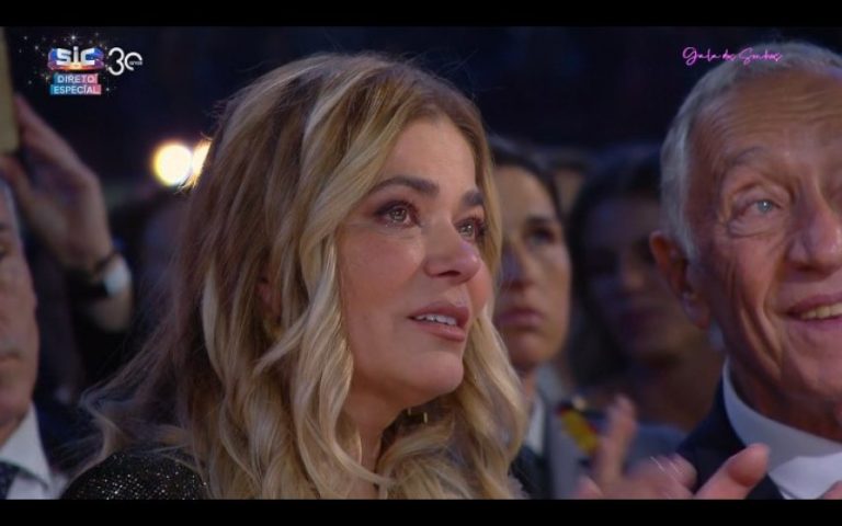 Família Carreira fez a homenagem mais emocionada a Sara e mãe ficou em lágrimas